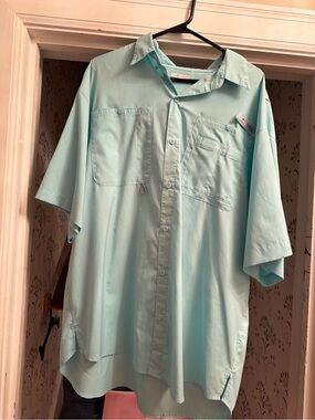 Columbia Men's Short-Sleeve Button-Down Shirt in Light Aqua